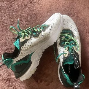 Nike React Vision - Mens 9.5/Womens 11